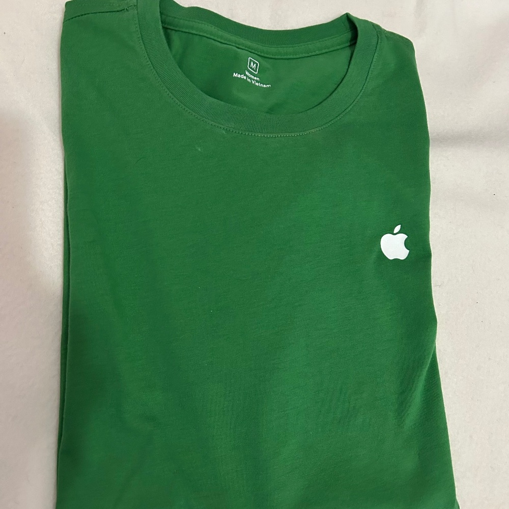 Authentic Apple Computer NEW Employee tShirt, s/s ladies M